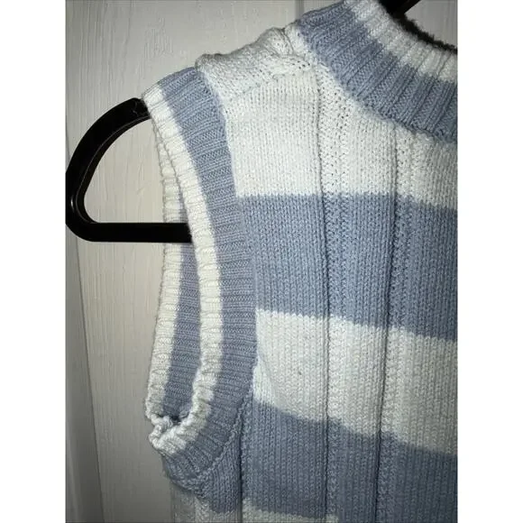 Hooked Up Women's Ruffled Sleeveless Sweater Size S XS Light Blue And White - Picture 11 of 12